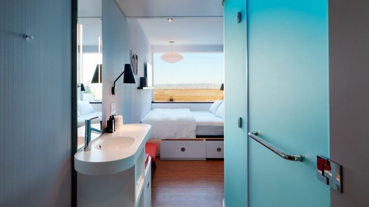 citizenM Menlo Park guest suite